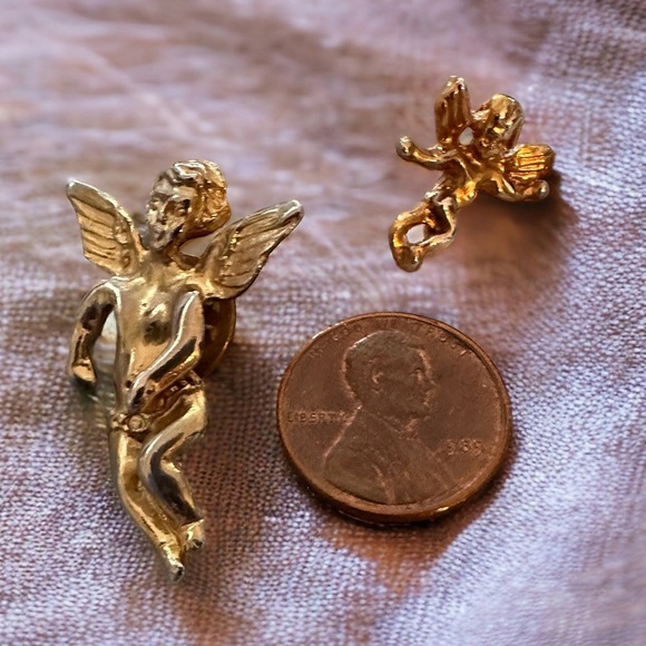 Lot of Guardian Angel Pins Preowned - Picture 4 of 4